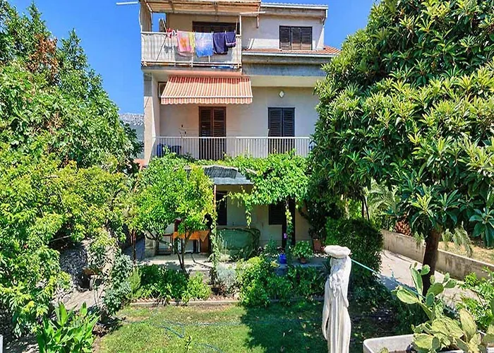 Lucija - Three Bedroom With Balcony Lägenhet *