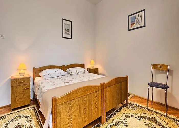 Lägenhet Lucija - Three Bedroom With Balcony