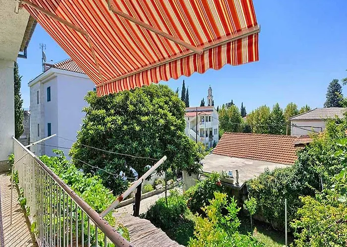 Lucija - Three Bedroom With Balcony Lägenhet *